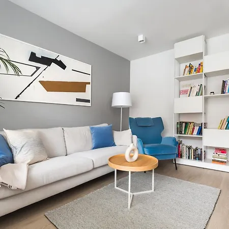 Bielany 3 Min From Metro With 5-meals Per Day Diet Catering, Air Conditioning And Free Parking Daire *