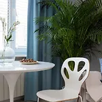 Bielany 3 Min From Metro With 5-meals Per Day Diet Catering, Air Conditioning And Free Parking ワルシャワ