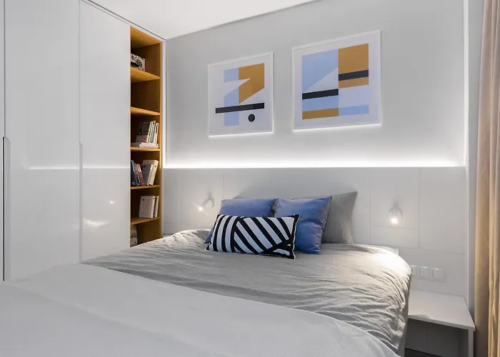 Bielany 3 Min From Metro With 5-meals Per Day Diet Catering, Air Conditioning And Free Parking *