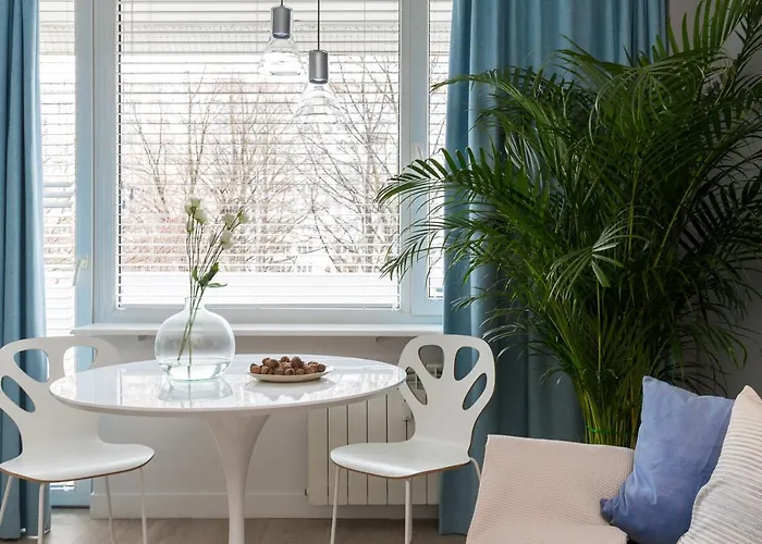 Bielany 3 Min From Metro With 5-meals Per Day Diet Catering, Air Conditioning And Free Parking شقة وارسو