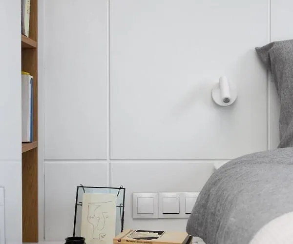 شقة Bielany 3 Min From Metro With 5-meals Per Day Diet Catering, Air Conditioning And Free Parking