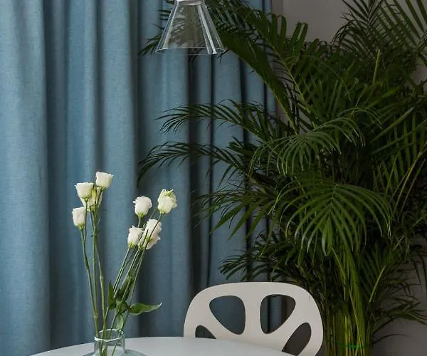 Bielany 3 Min From Metro With 5-meals Per Day Diet Catering, Air Conditioning And Free Parking شقة