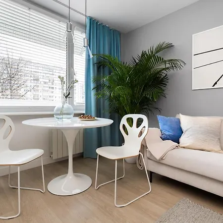 아파트 Bielany 3 Min From Metro With 5-meals Per Day Diet Catering, Air Conditioning And Free Parking